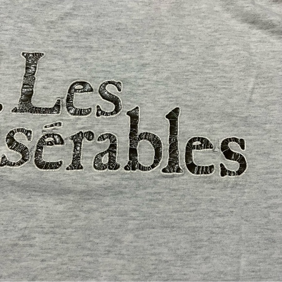 Vintage Y2K Les Miserables T-Shirt Gray London Broadway Musical Size L 21X28 - Picture 5 of 10